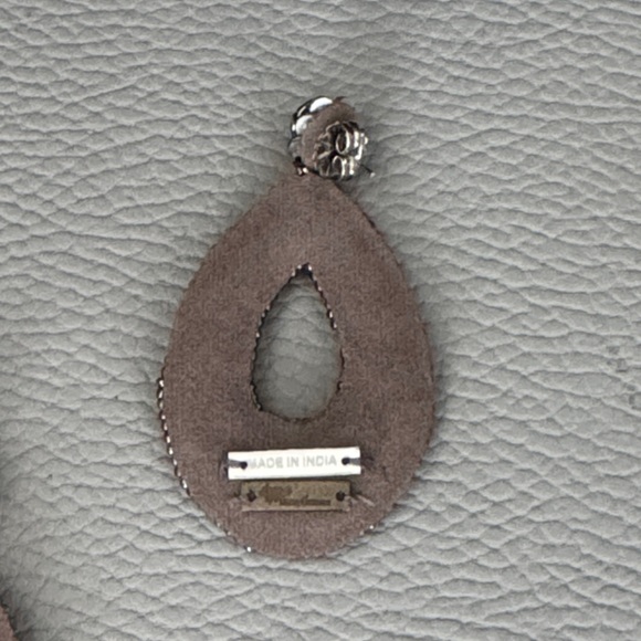 DEEPA BY DEEPA GURNANI GRAY SEQUINED HANGING PIERCED TEARDROP EARRINGS INDIA - Picture 7 of 9